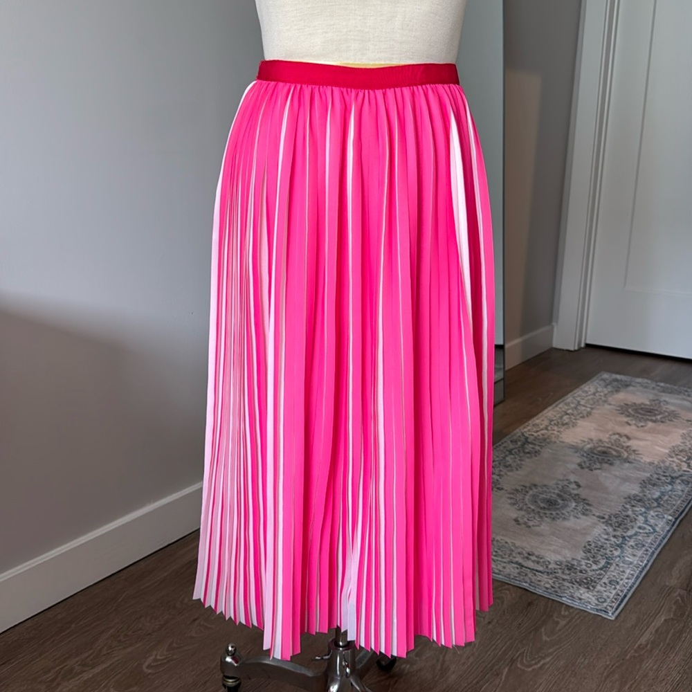 Barbie pink and white accordion skirt
